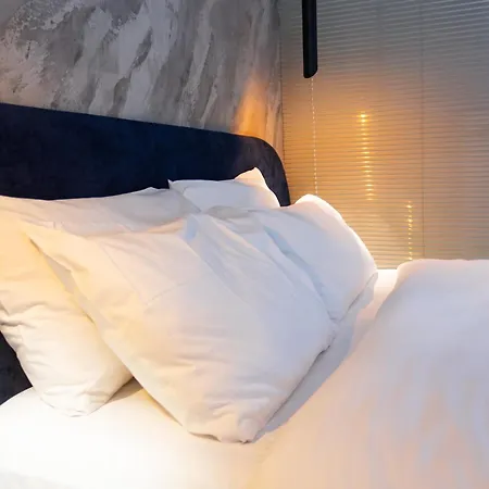 Szálloda Luxury By The Bubbles Jacuzzi Tirana