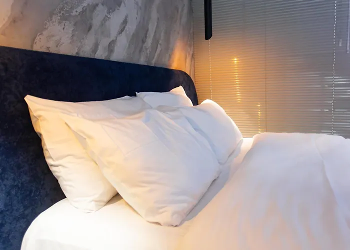 Otel Luxury By The Bubbles Jacuzzi Tiran