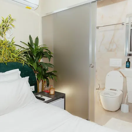 Hotel Luxury By The Bubbles Jacuzzi 3*